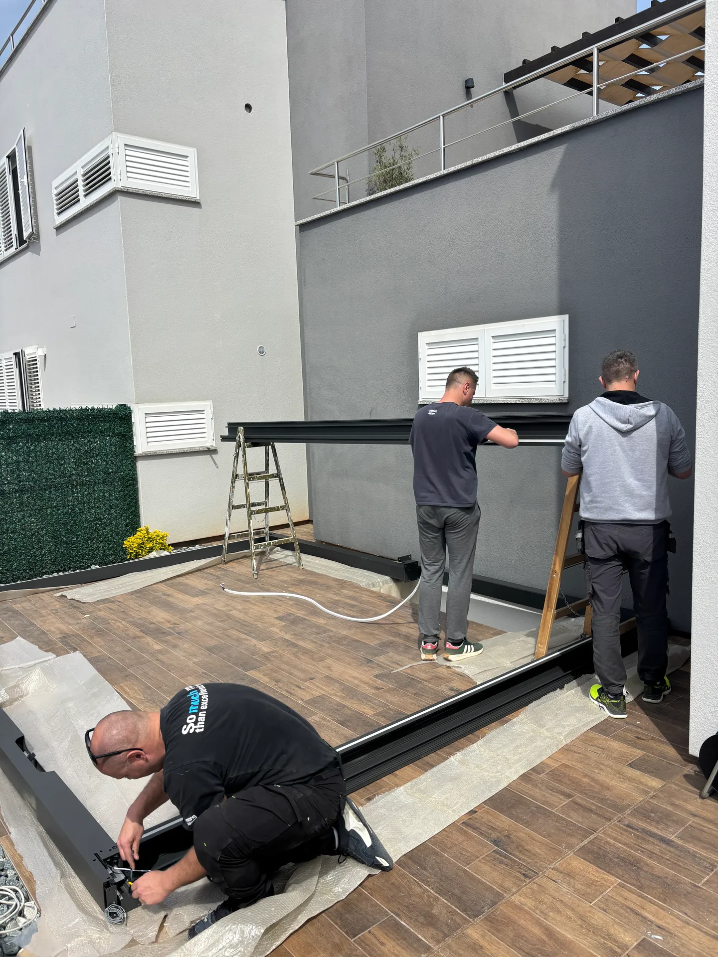PergoMaxx pergola — pogled na konstrukciju i krovne lamele